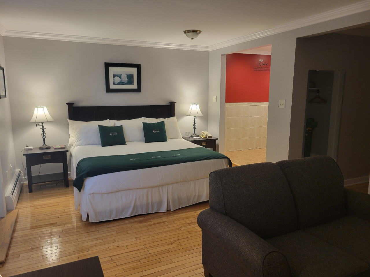Honeymoon Suite
