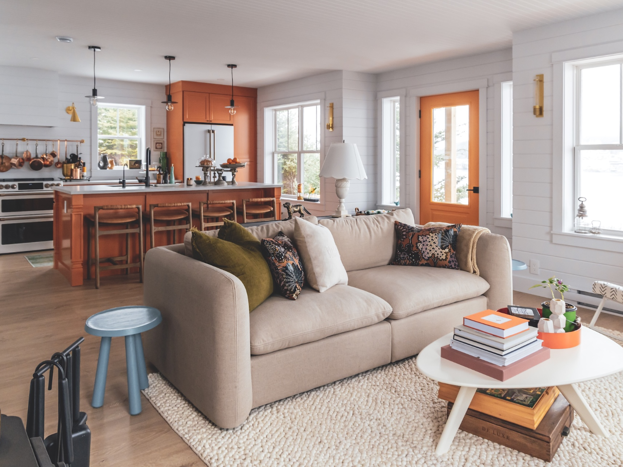 English Sunrise - Open concept with views from every angle