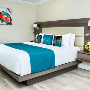 Royal Inn + Suites