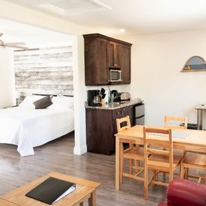 Summer's Suites