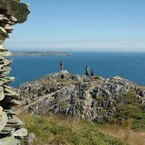 Spectacle Head Trail