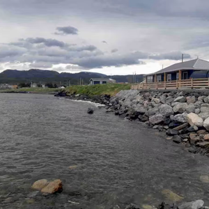 Water's Edge Cabin